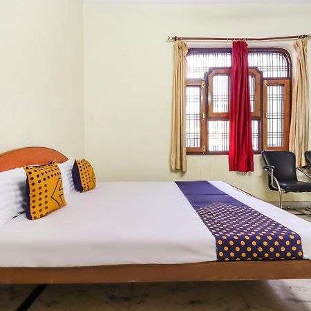 Spot On 70311 Rangoli Palace Hotell Lucknow Exteriör bild