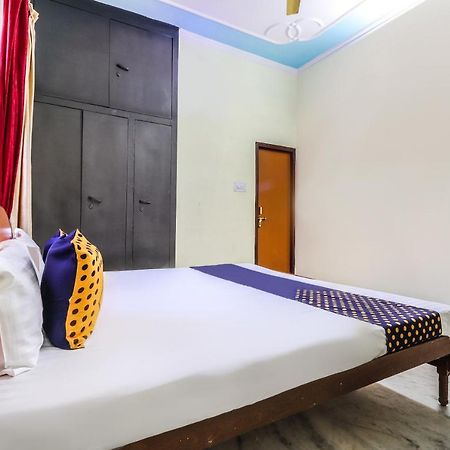 Spot On 70311 Rangoli Palace Hotell Lucknow Exteriör bild