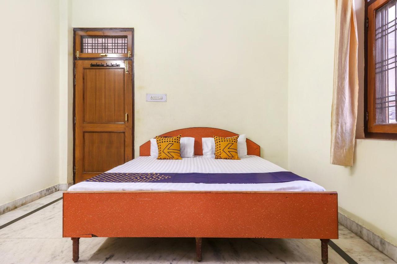 Spot On 70311 Rangoli Palace Hotell Lucknow Exteriör bild