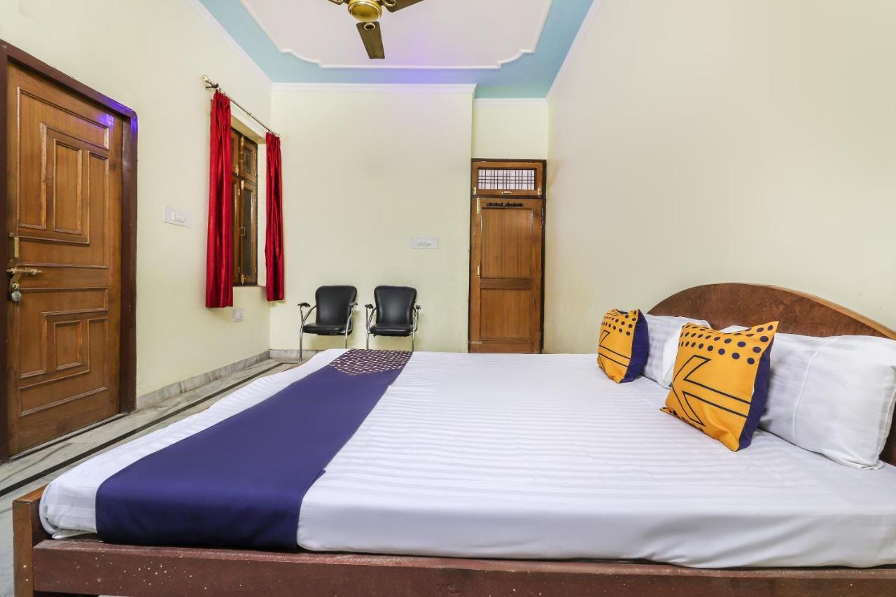 Spot On 70311 Rangoli Palace Hotell Lucknow Exteriör bild