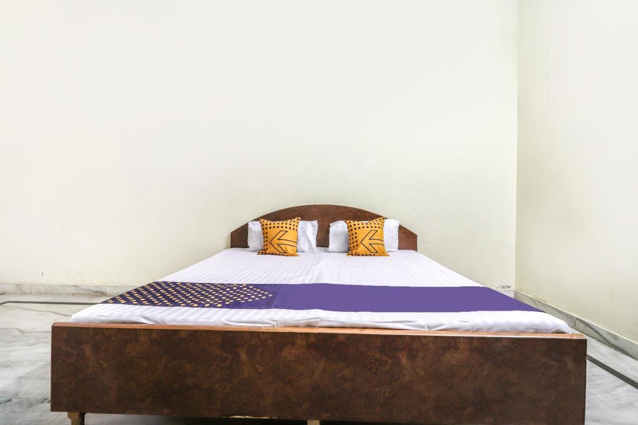 Spot On 70311 Rangoli Palace Hotell Lucknow Exteriör bild